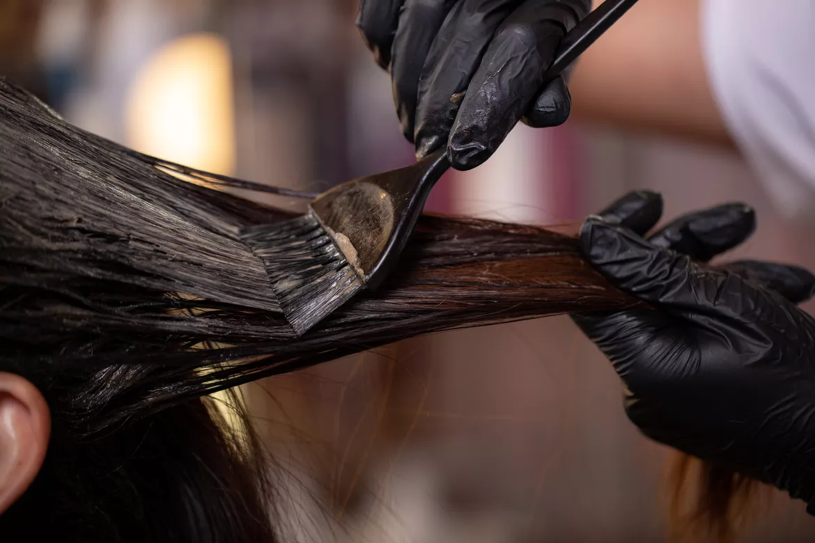 Réalisation de coloration par le salon de coiffure Studio 9 à Secondigny