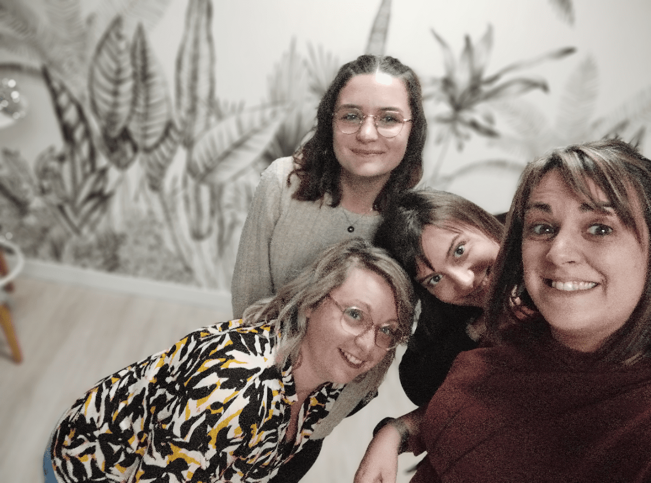 Équipe professionnelle de coiffeurs experts au Studio 9 Secondigny
